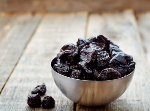 Prunes are a healthy food high in iron Prunes are a healthy food high in iron