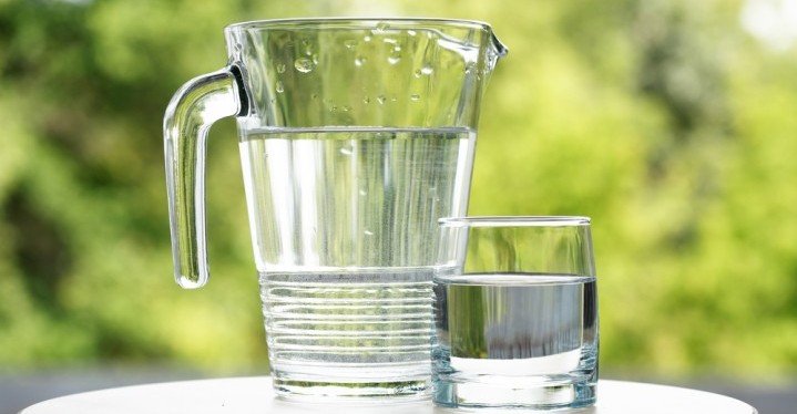 Water is one of the best detoxifying foods Water is one of the best detoxifying foods