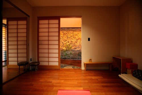 Technology free meditation room Technology free meditation room
