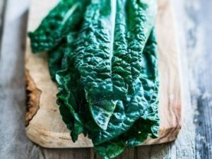 dark leafy greens are great to juice for vibrant skin dark leafy greens are great to juice for vibrant skin